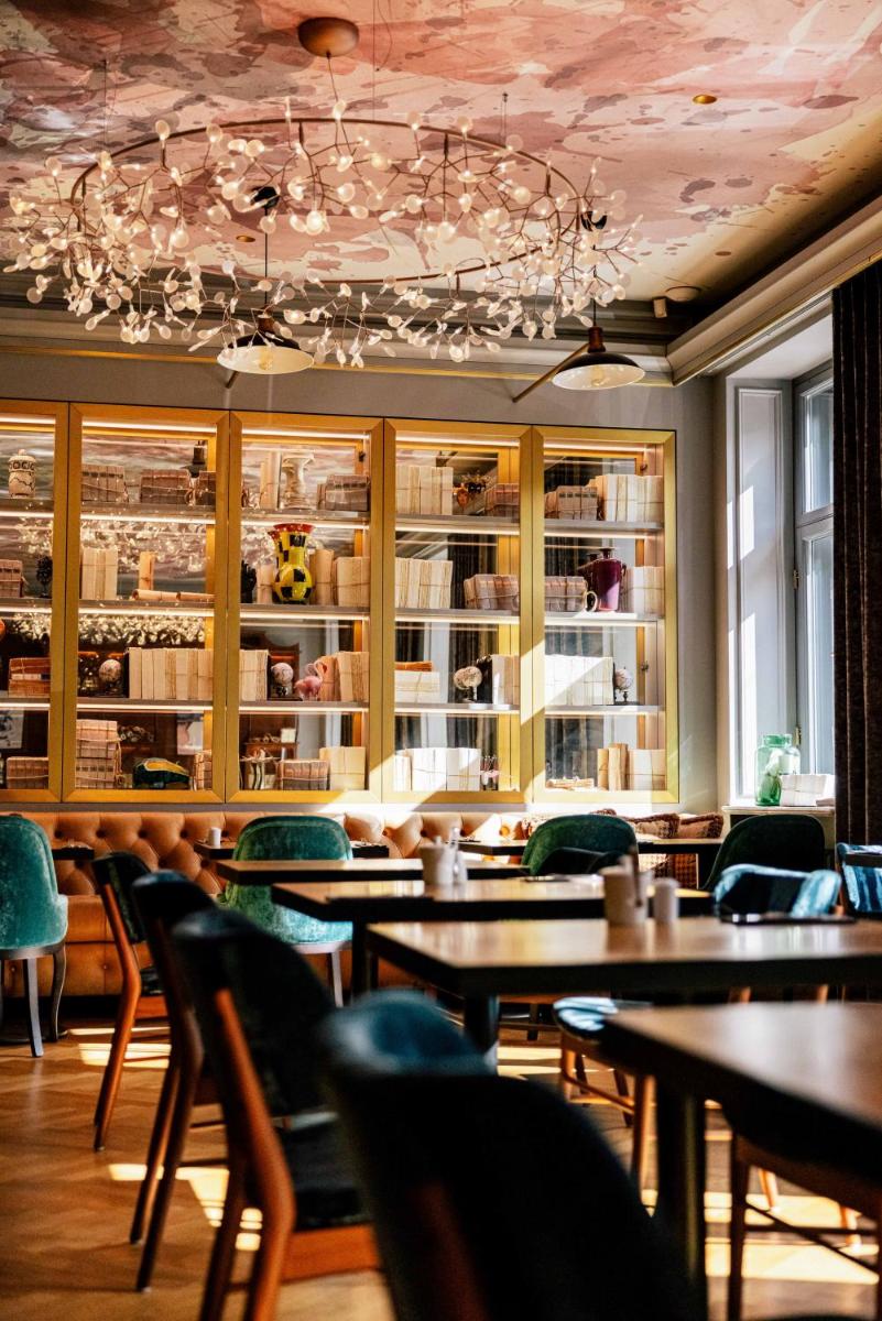 Grand Poet Hotel and SPA by Semarah