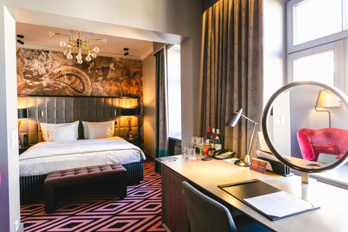 Grand Poet Hotel and SPA by Semarah