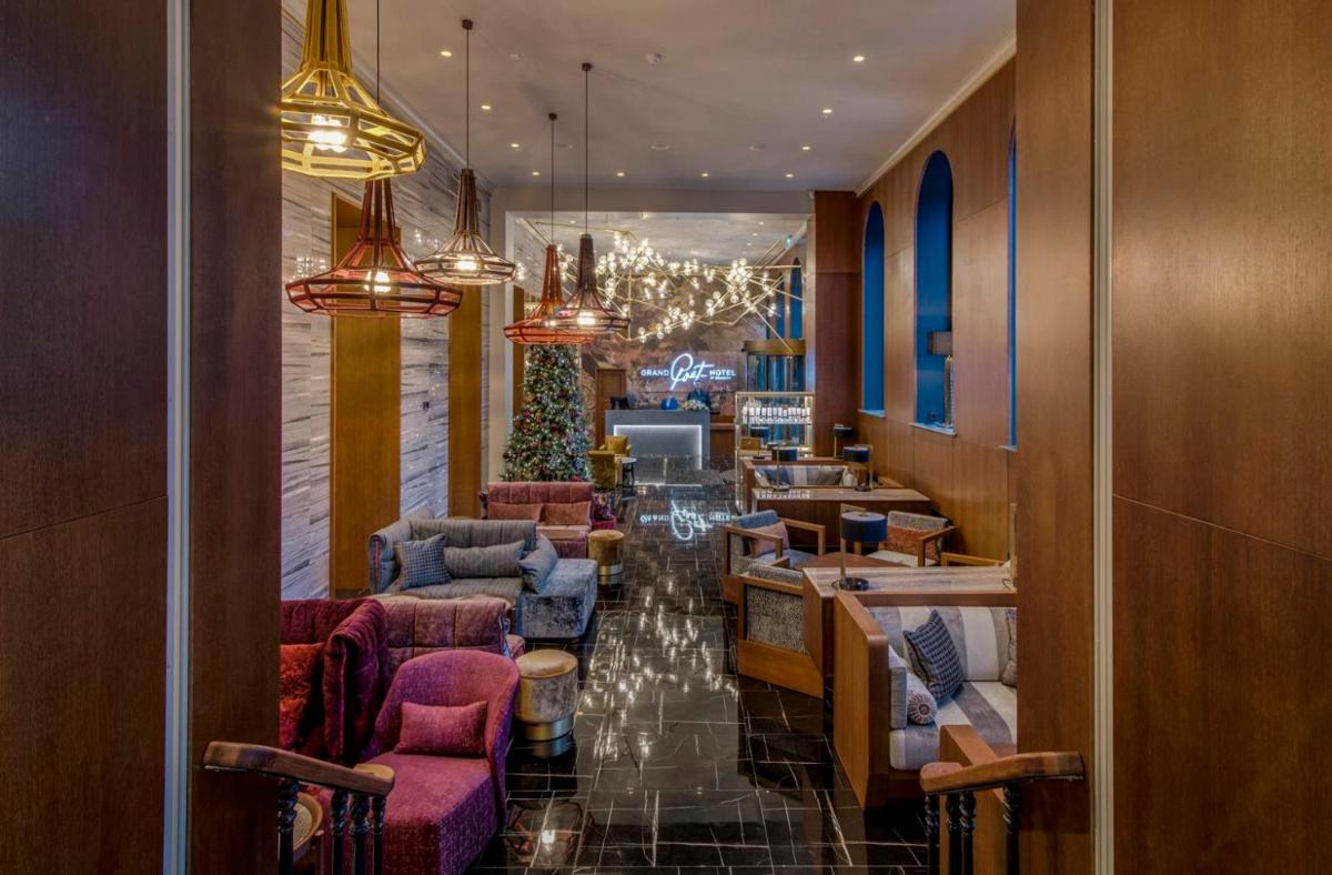 Grand Poet Hotel and SPA by Semarah