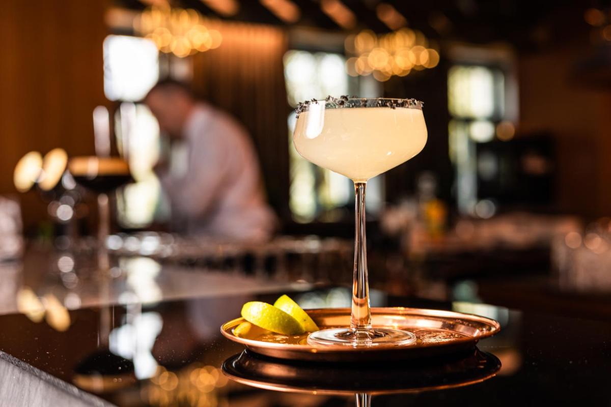 Grand Poet Hotel and SPA by Semarah