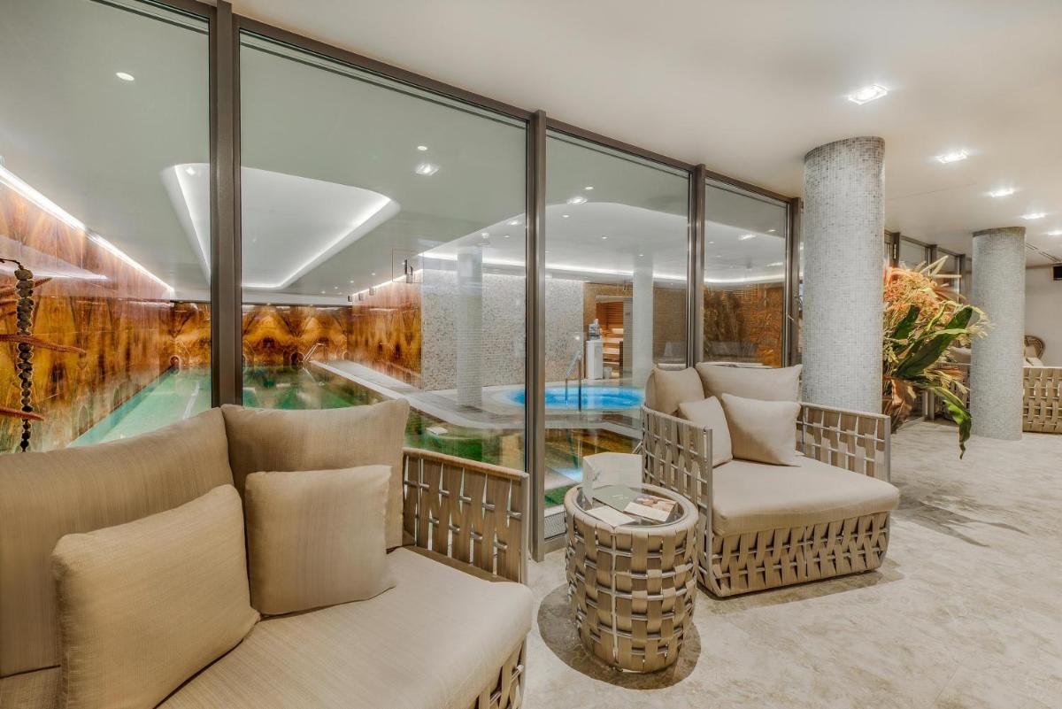 Grand Poet Hotel and SPA by Semarah