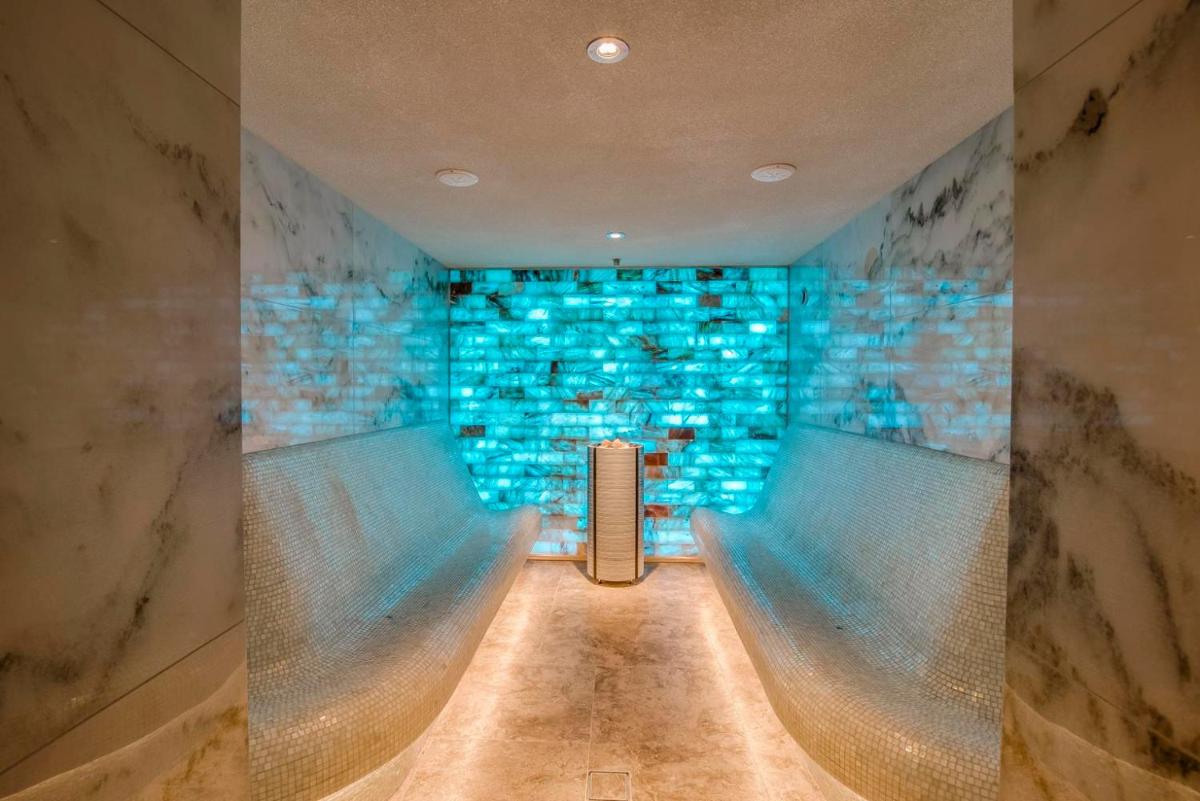 Grand Poet Hotel and SPA by Semarah