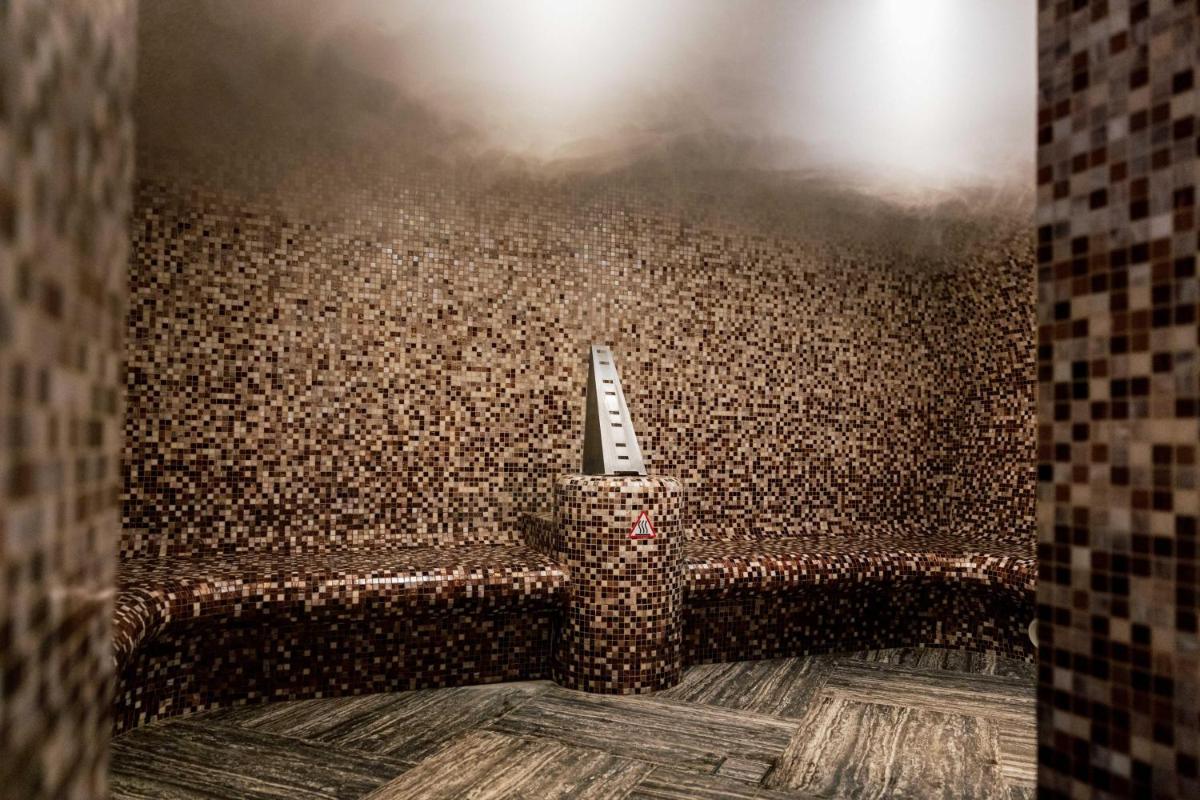 Grand Poet Hotel and SPA by Semarah