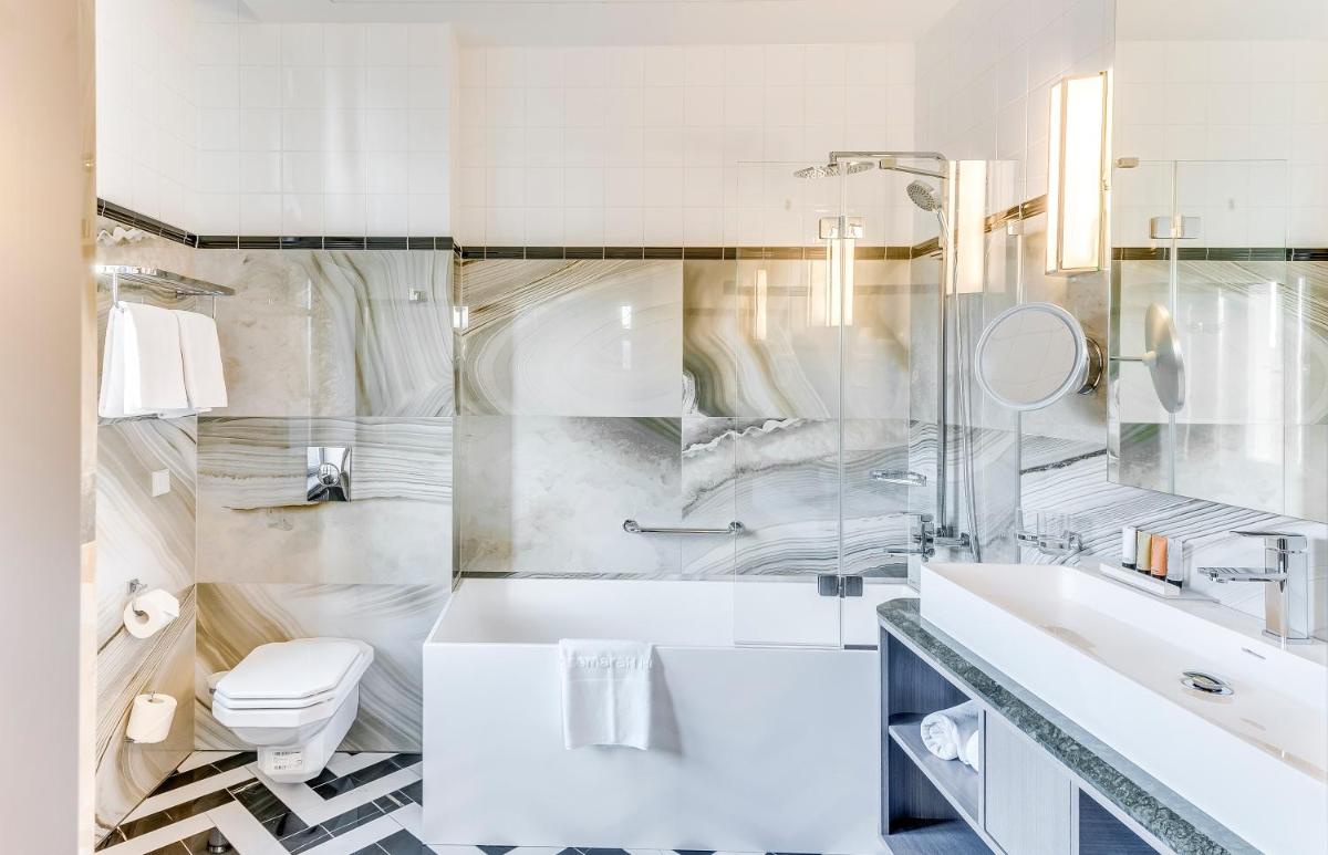 Grand Poet Hotel and SPA by Semarah