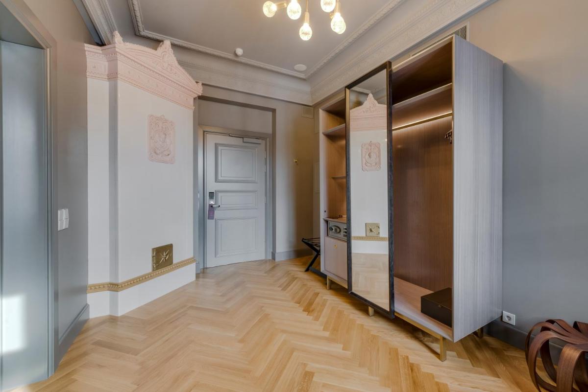 Grand Poet Hotel and SPA by Semarah