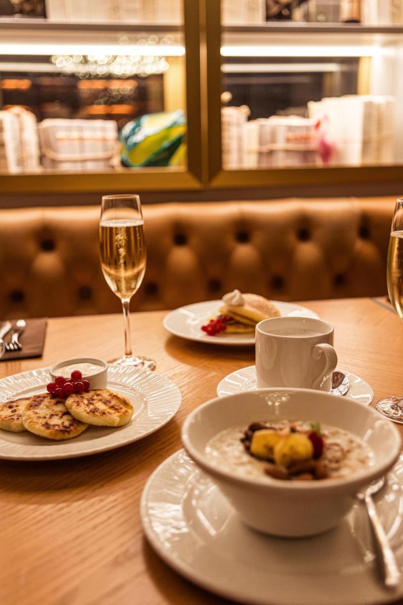 Grand Poet Hotel and SPA by Semarah