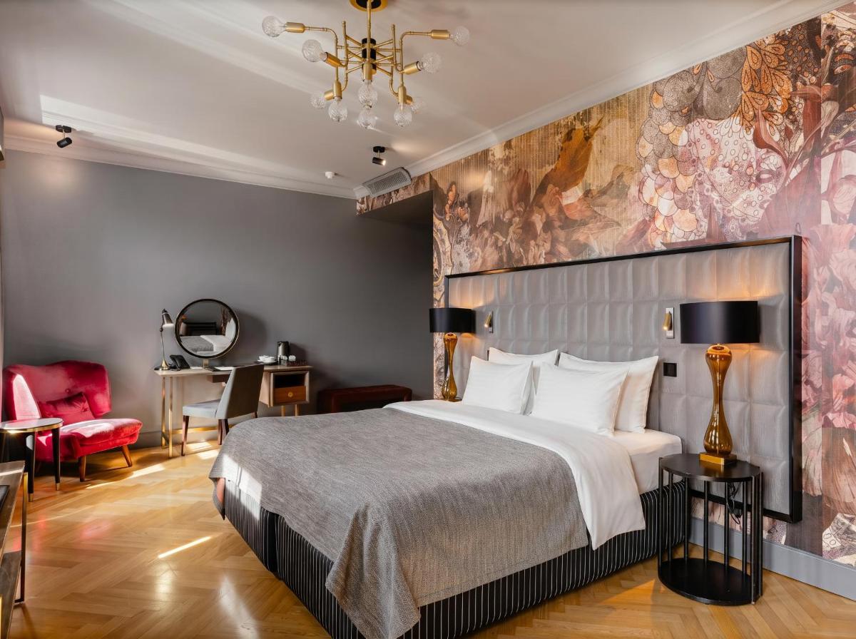 Grand Poet Hotel and SPA by Semarah
