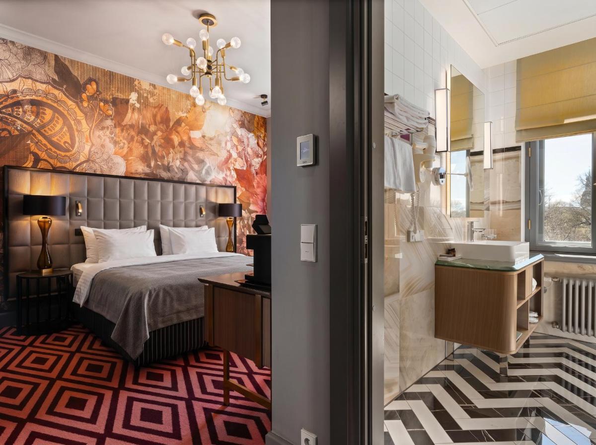 Grand Poet Hotel and SPA by Semarah
