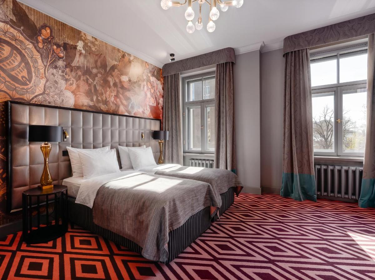 Grand Poet Hotel and SPA by Semarah