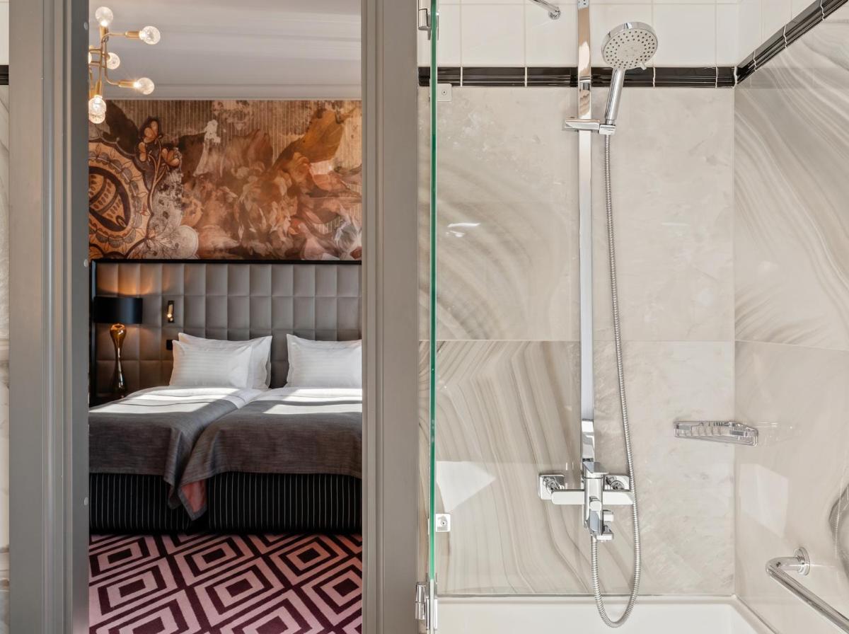 Grand Poet Hotel and SPA by Semarah