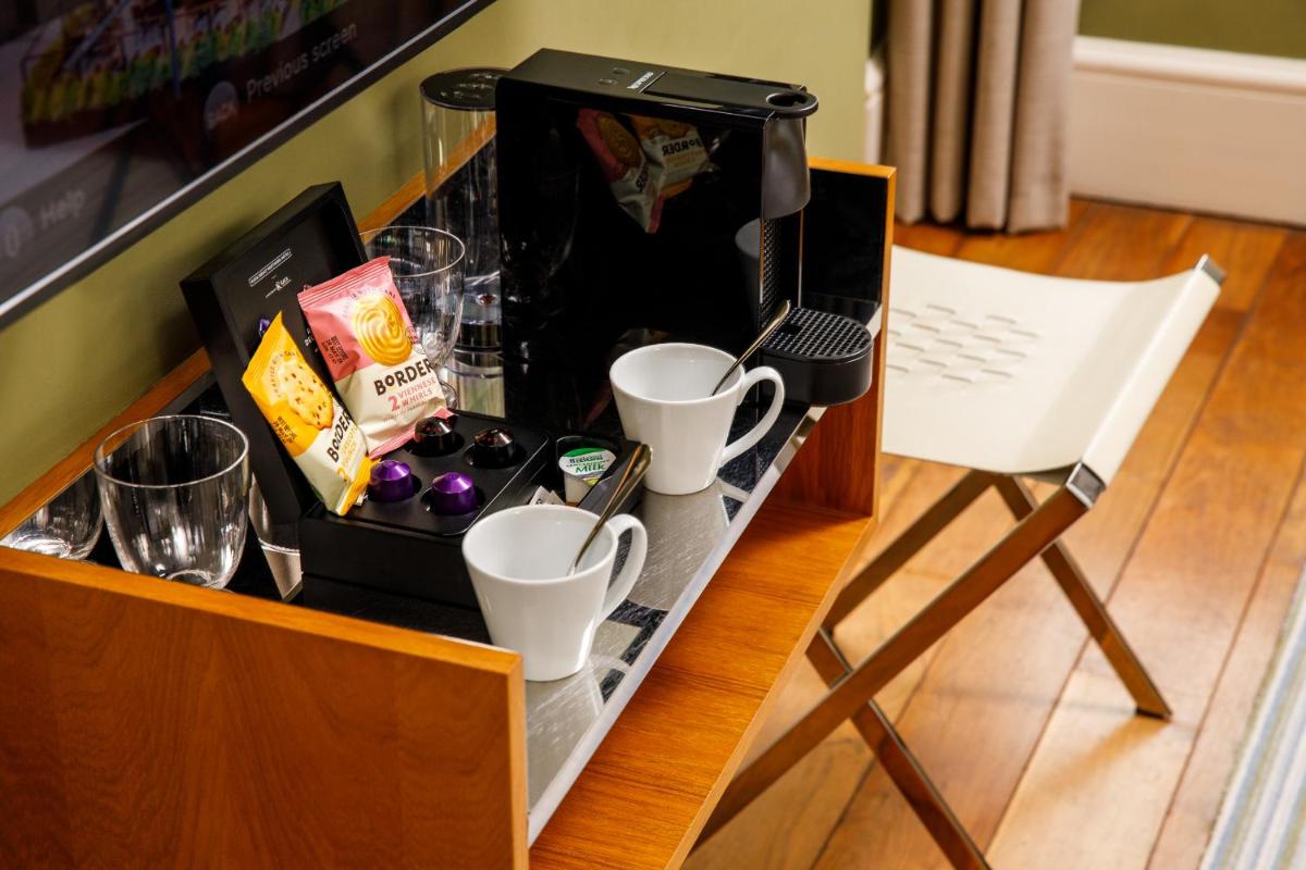 Kaya Great Northern Hotel, London