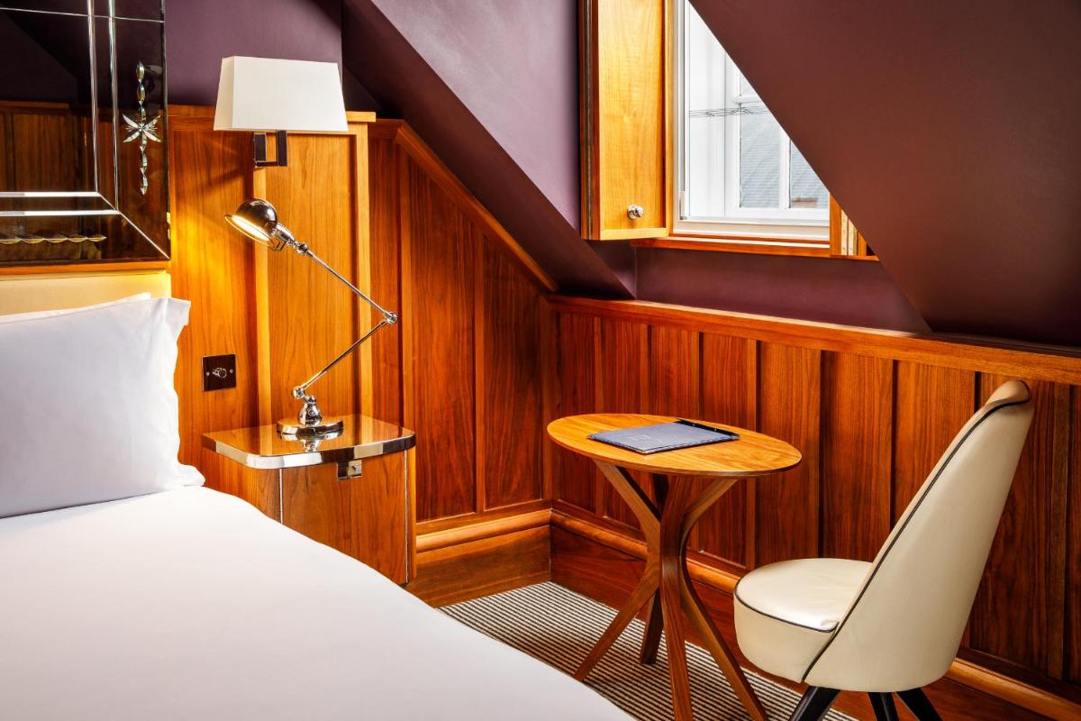 Kaya Great Northern Hotel, London