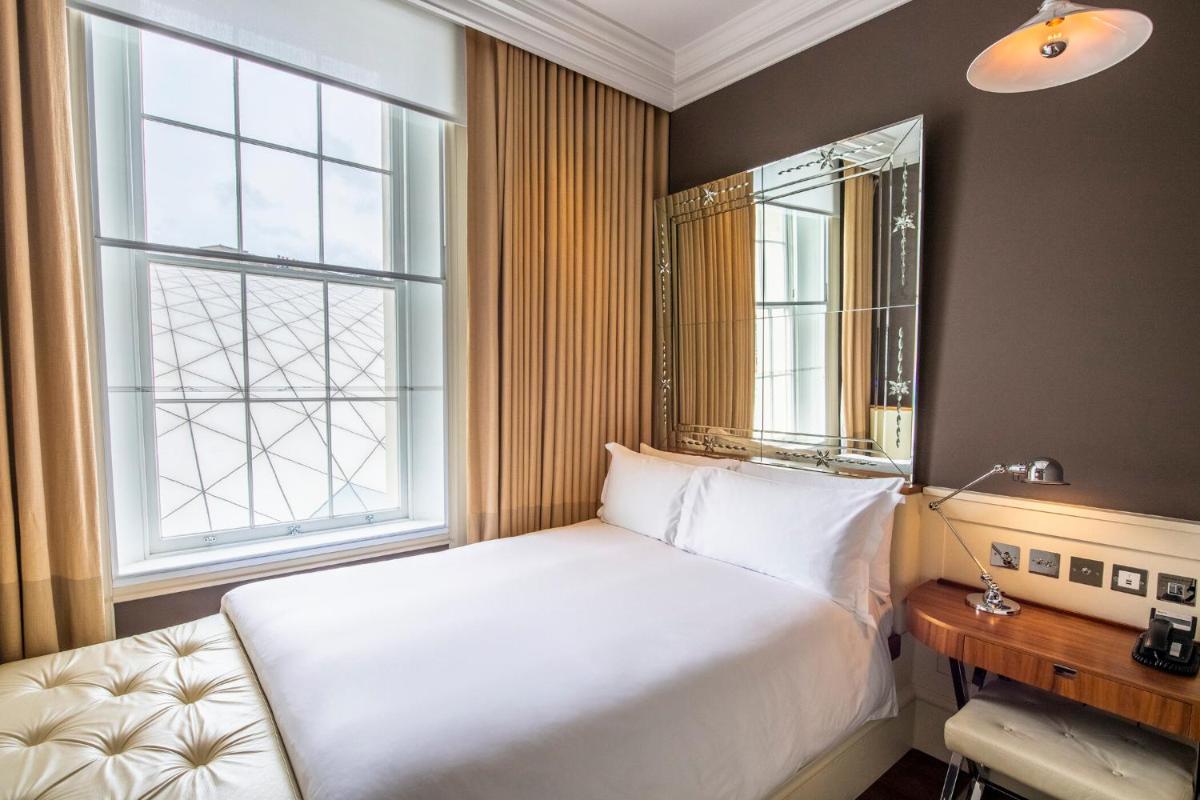 Kaya Great Northern Hotel, London