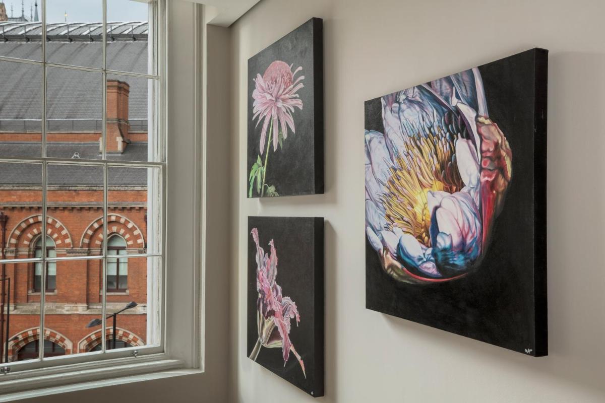 Kaya Great Northern Hotel, London