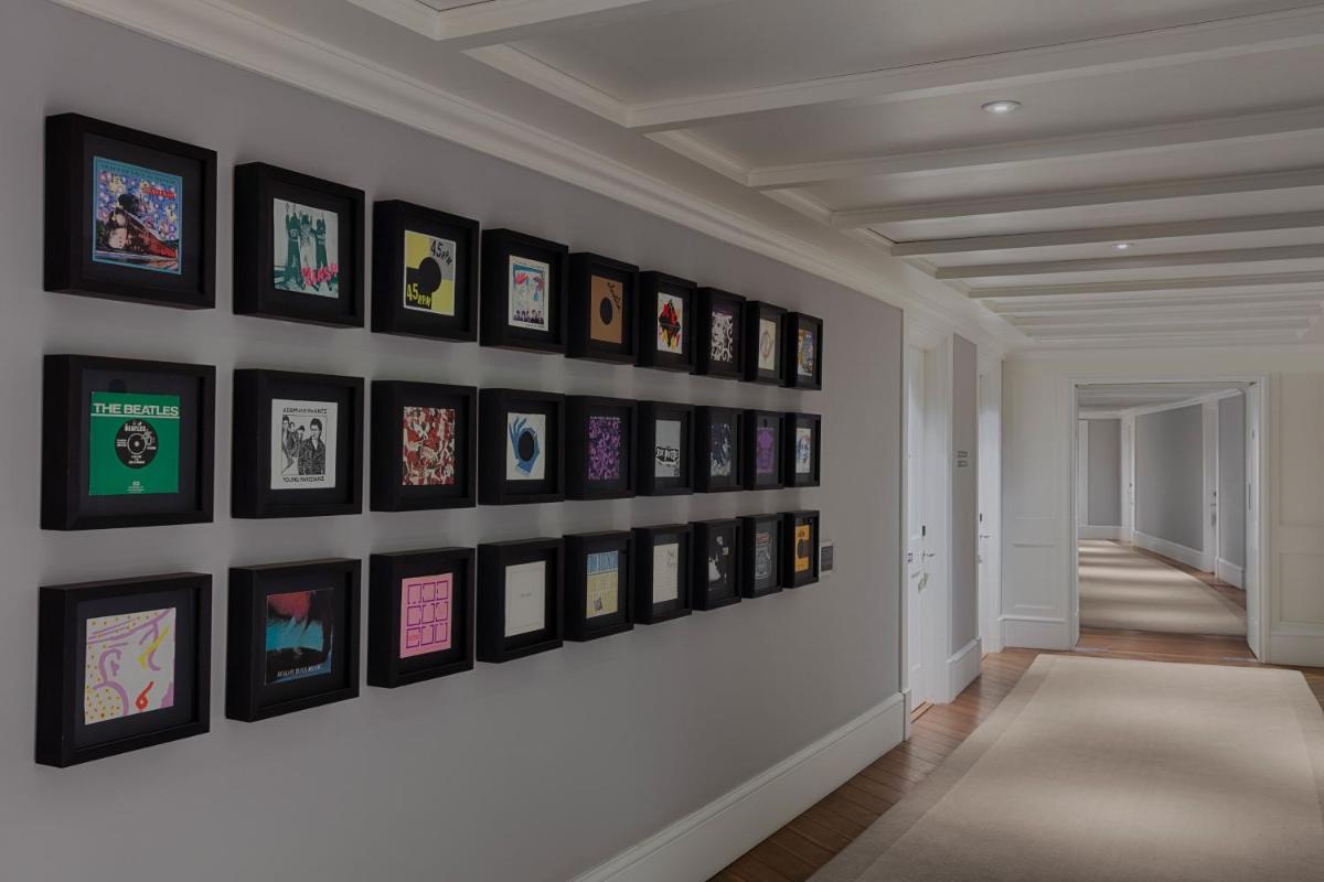 Kaya Great Northern Hotel, London