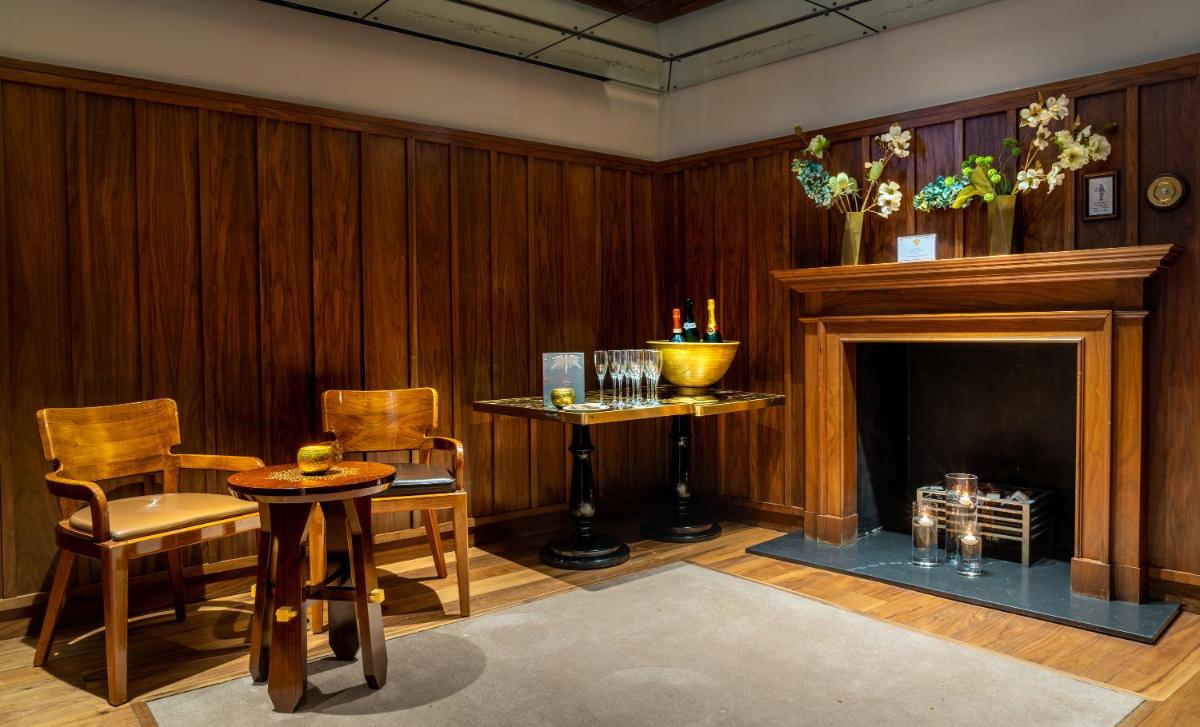 Kaya Great Northern Hotel, London