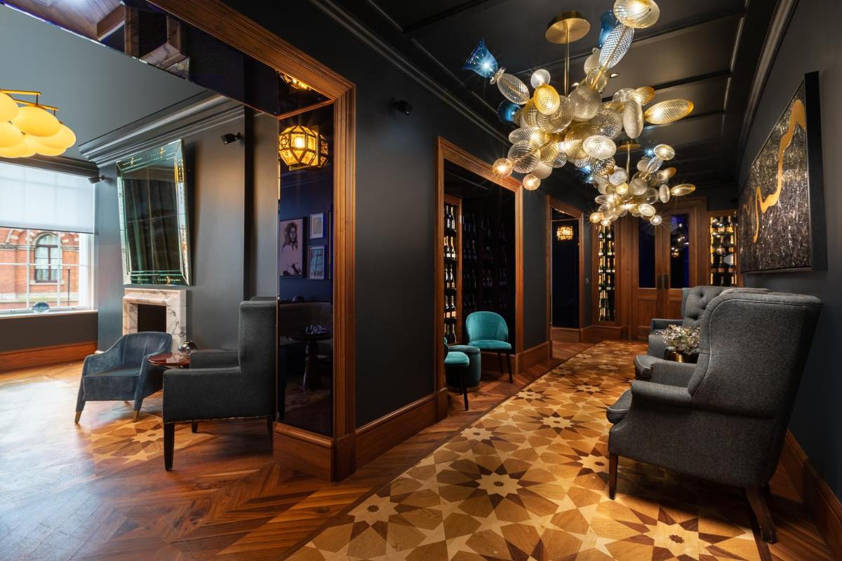 Kaya Great Northern Hotel, London