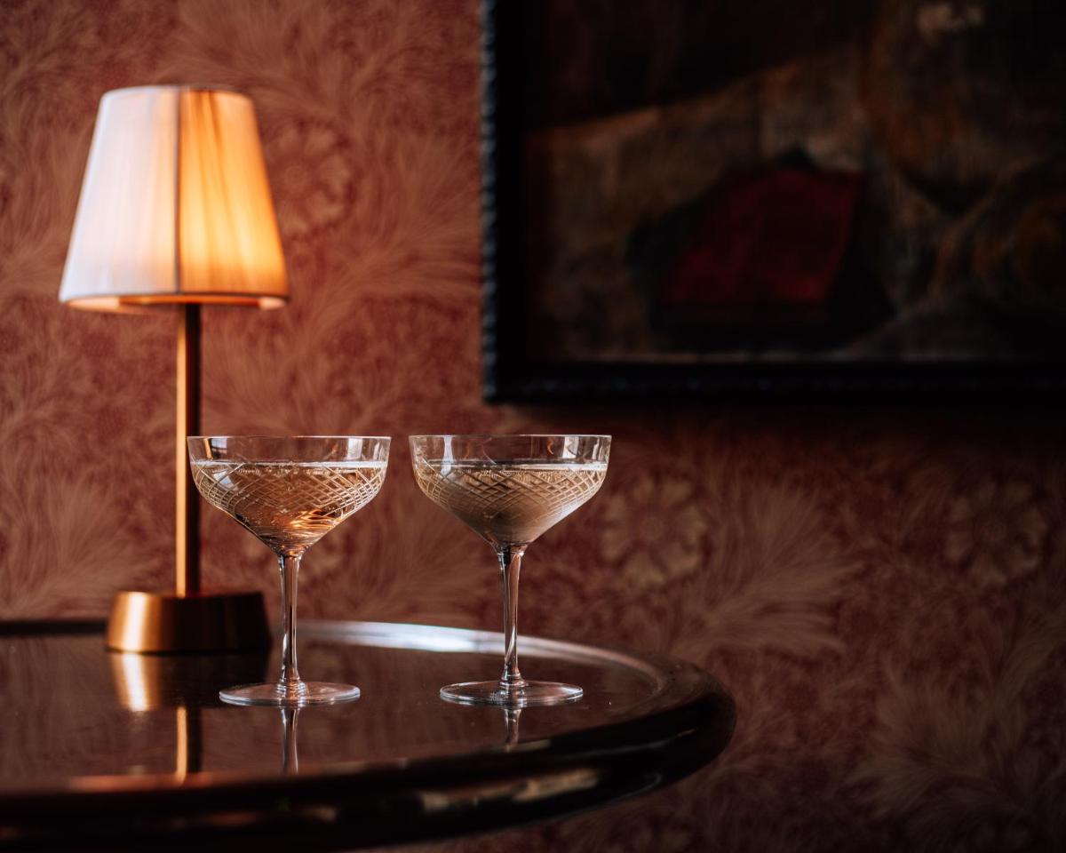 Kaya Great Northern Hotel, London