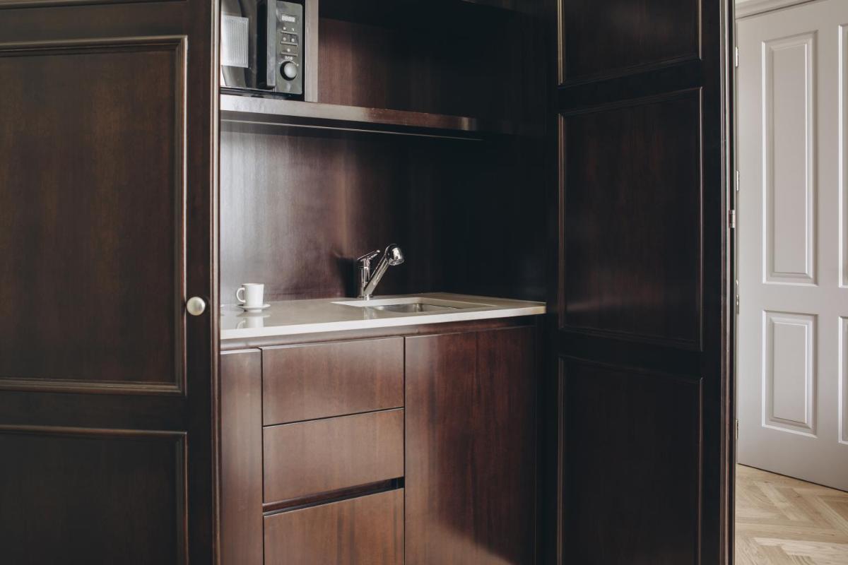 Gregorini Bingham Art Luxury Suites