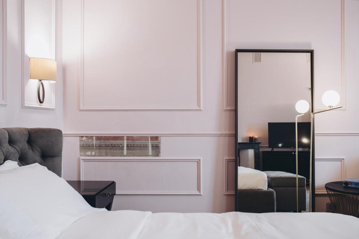 Gregorini Bingham Art Luxury Suites