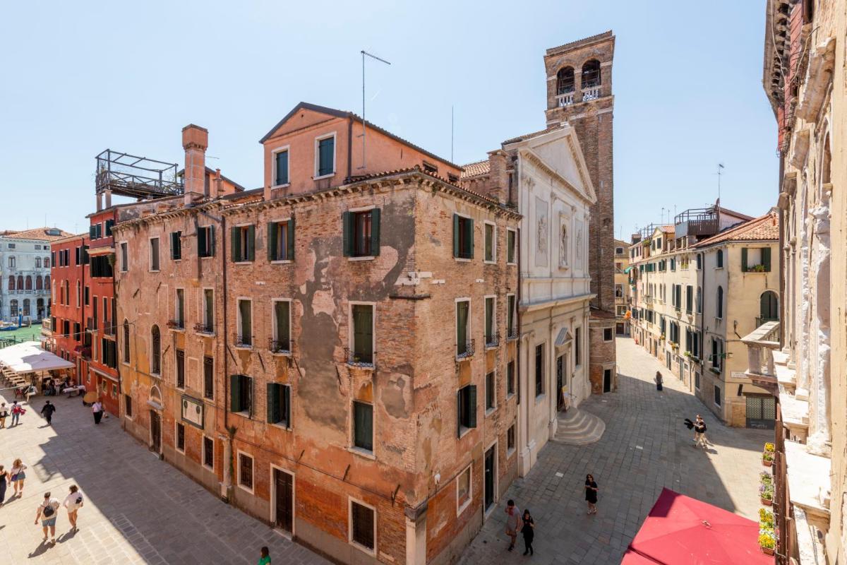 H10 Palazzo Canova