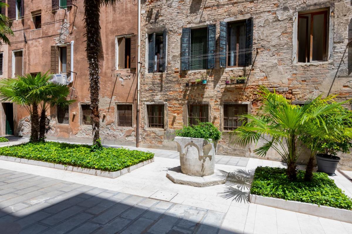 H10 Palazzo Canova