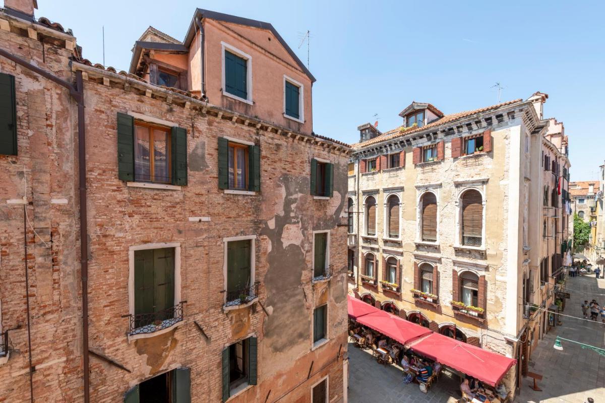 H10 Palazzo Canova