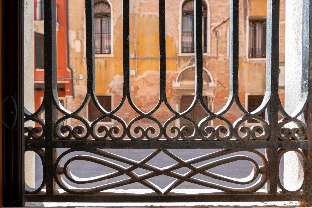 H10 Palazzo Canova