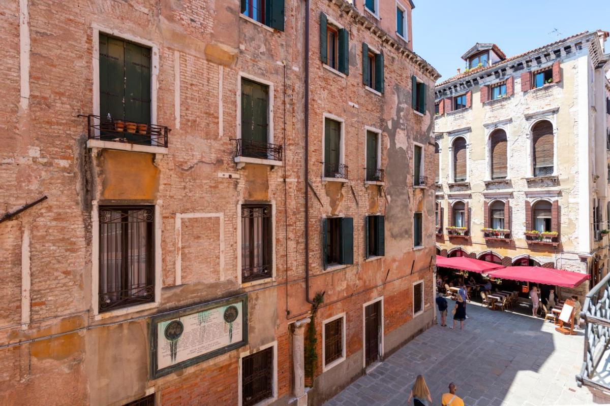 H10 Palazzo Canova