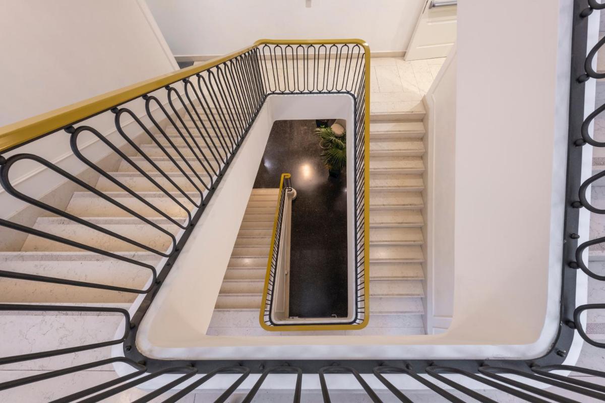H10 Palazzo Canova