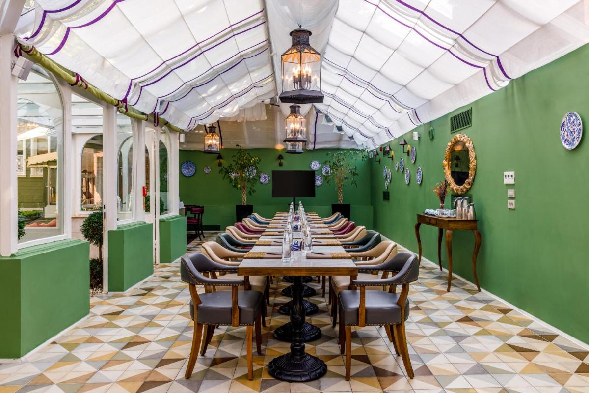 Hagia Sofia Mansions Istanbul, Curio Collection by Hilton