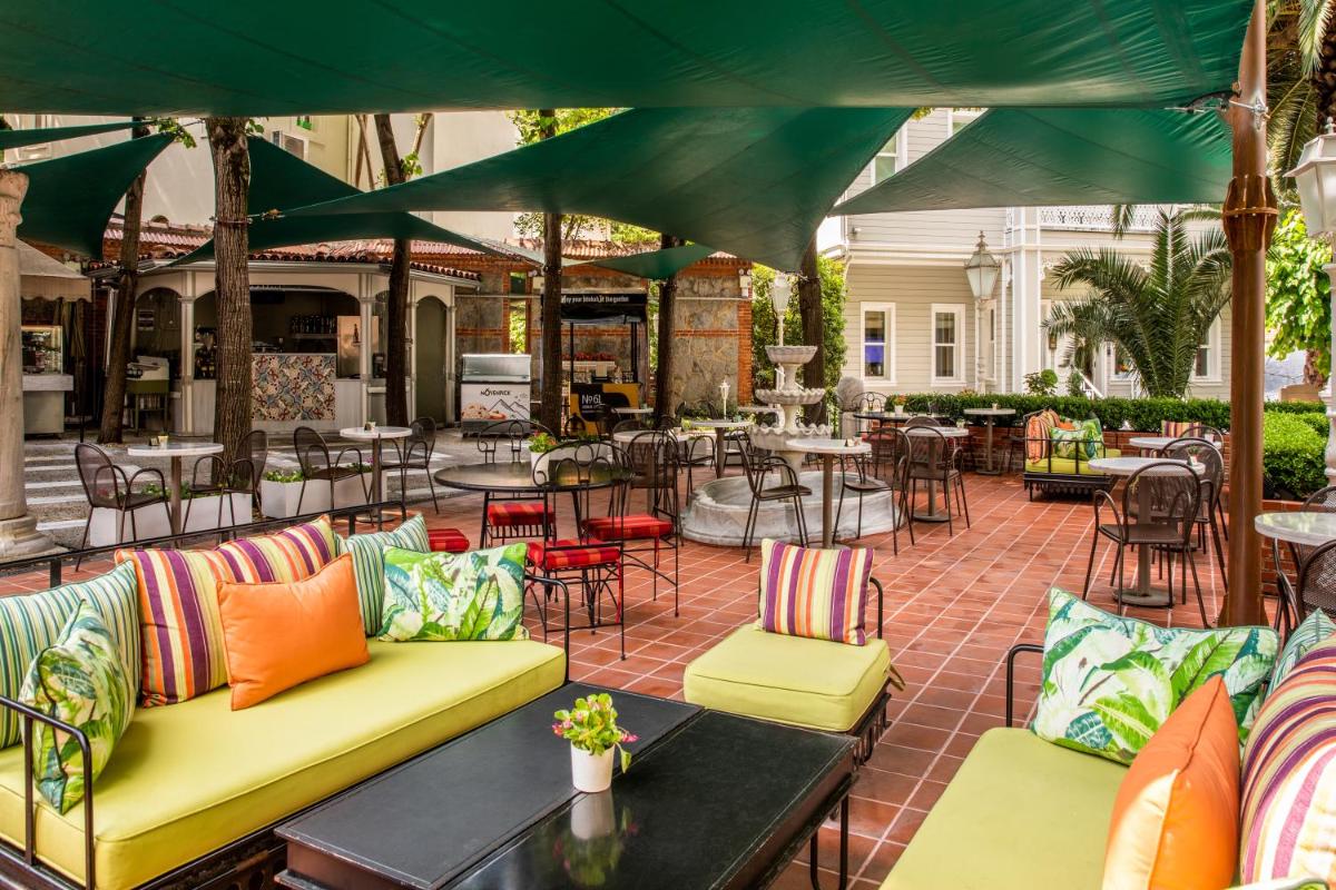 Hagia Sofia Mansions Istanbul, Curio Collection by Hilton