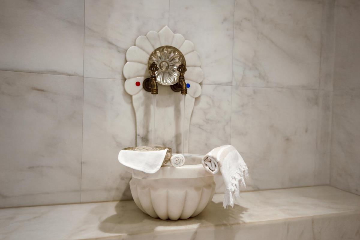 Hagia Sofia Mansions Istanbul, Curio Collection by Hilton