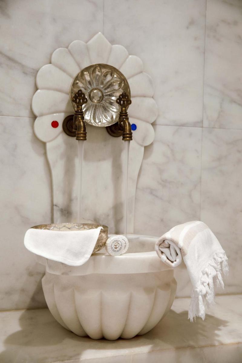 Hagia Sofia Mansions Istanbul, Curio Collection by Hilton