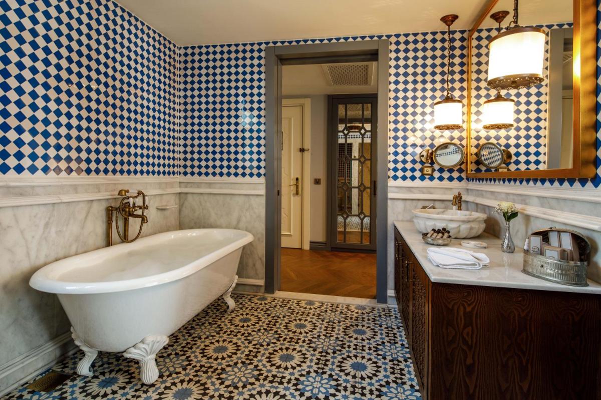 Hagia Sofia Mansions Istanbul, Curio Collection by Hilton