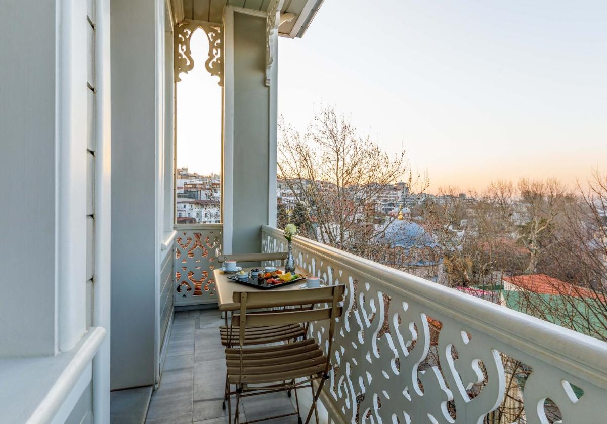 Hagia Sofia Mansions Istanbul, Curio Collection by Hilton