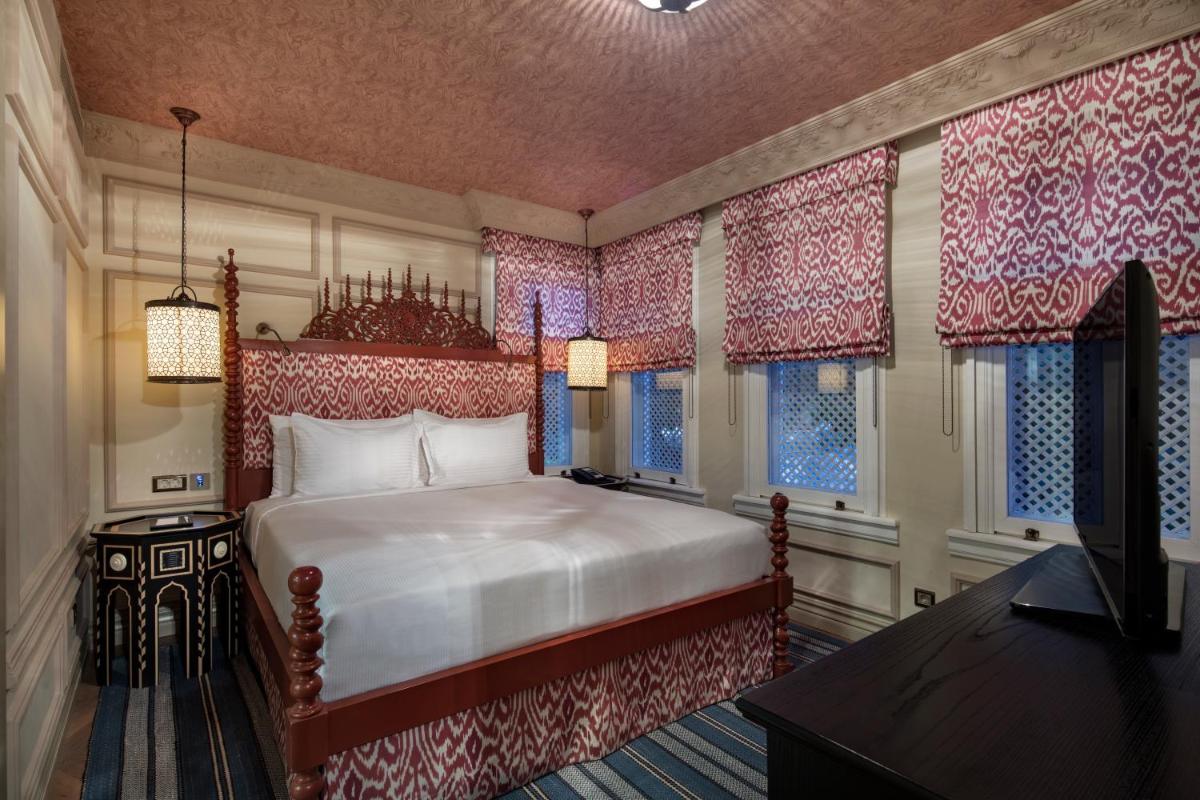 Hagia Sofia Mansions Istanbul, Curio Collection by Hilton