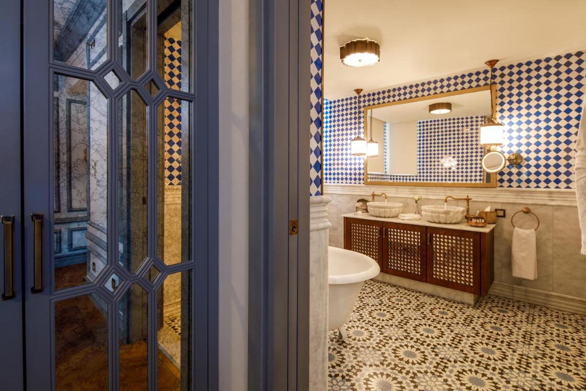 Hagia Sofia Mansions Istanbul, Curio Collection by Hilton
