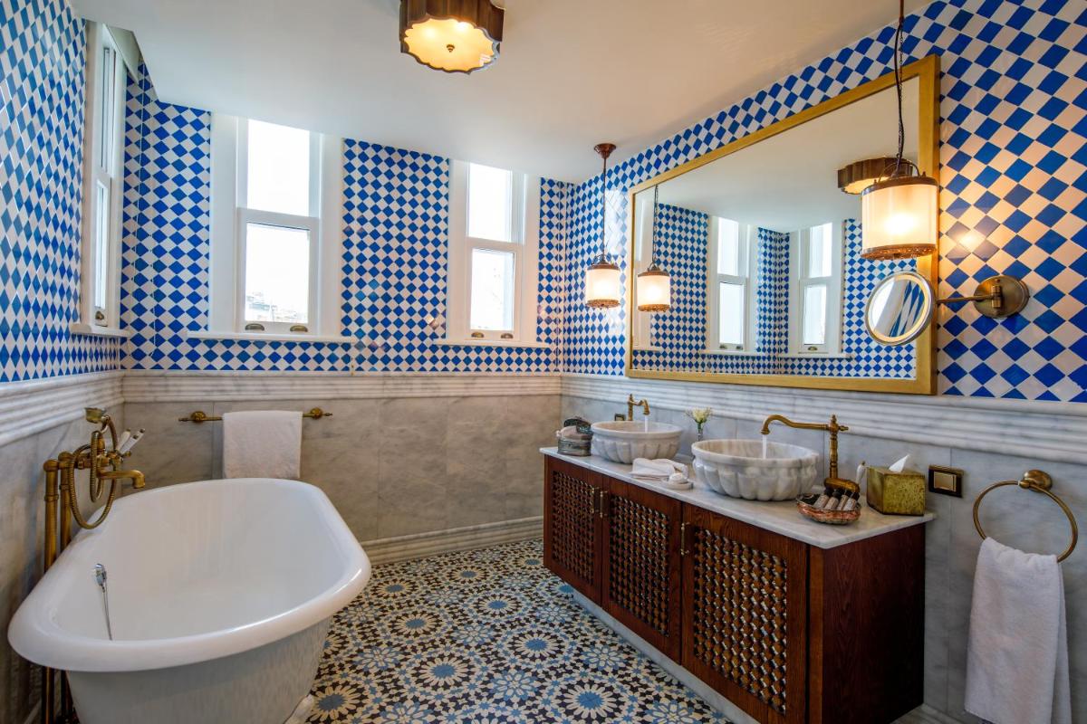 Hagia Sofia Mansions Istanbul, Curio Collection by Hilton