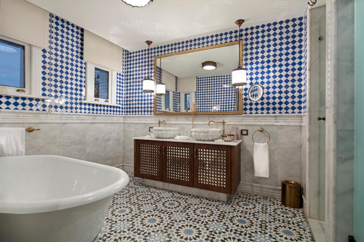Hagia Sofia Mansions Istanbul, Curio Collection by Hilton
