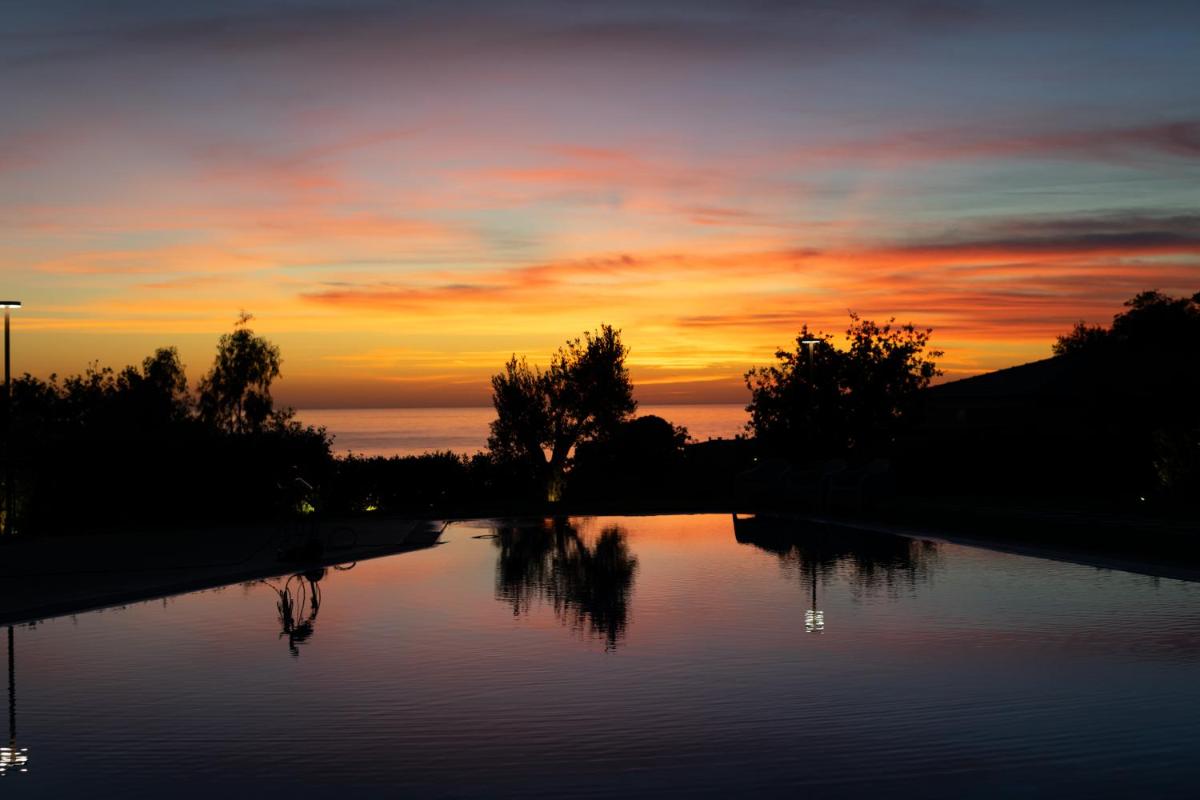 Hang Loose Cottage Hotel & Resort 4 stelle Gizzeria Calabria