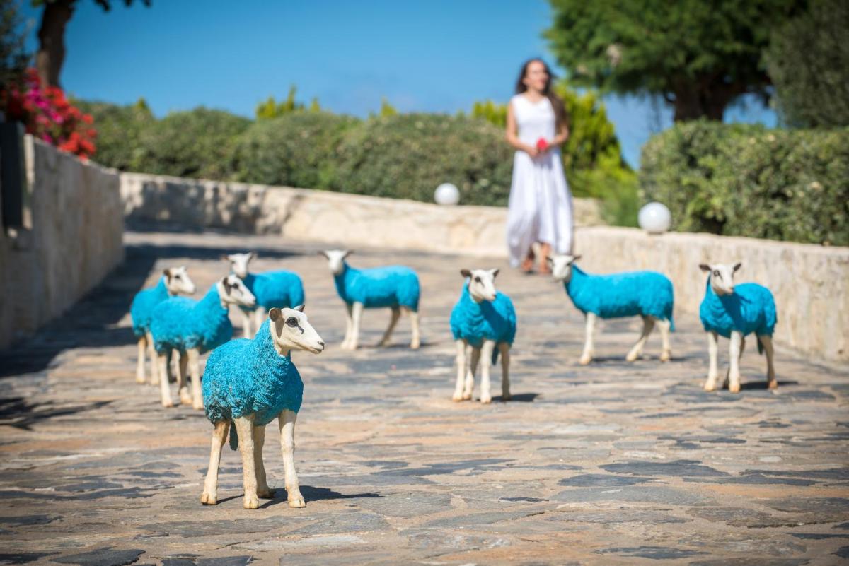 Happy Cretan Suites