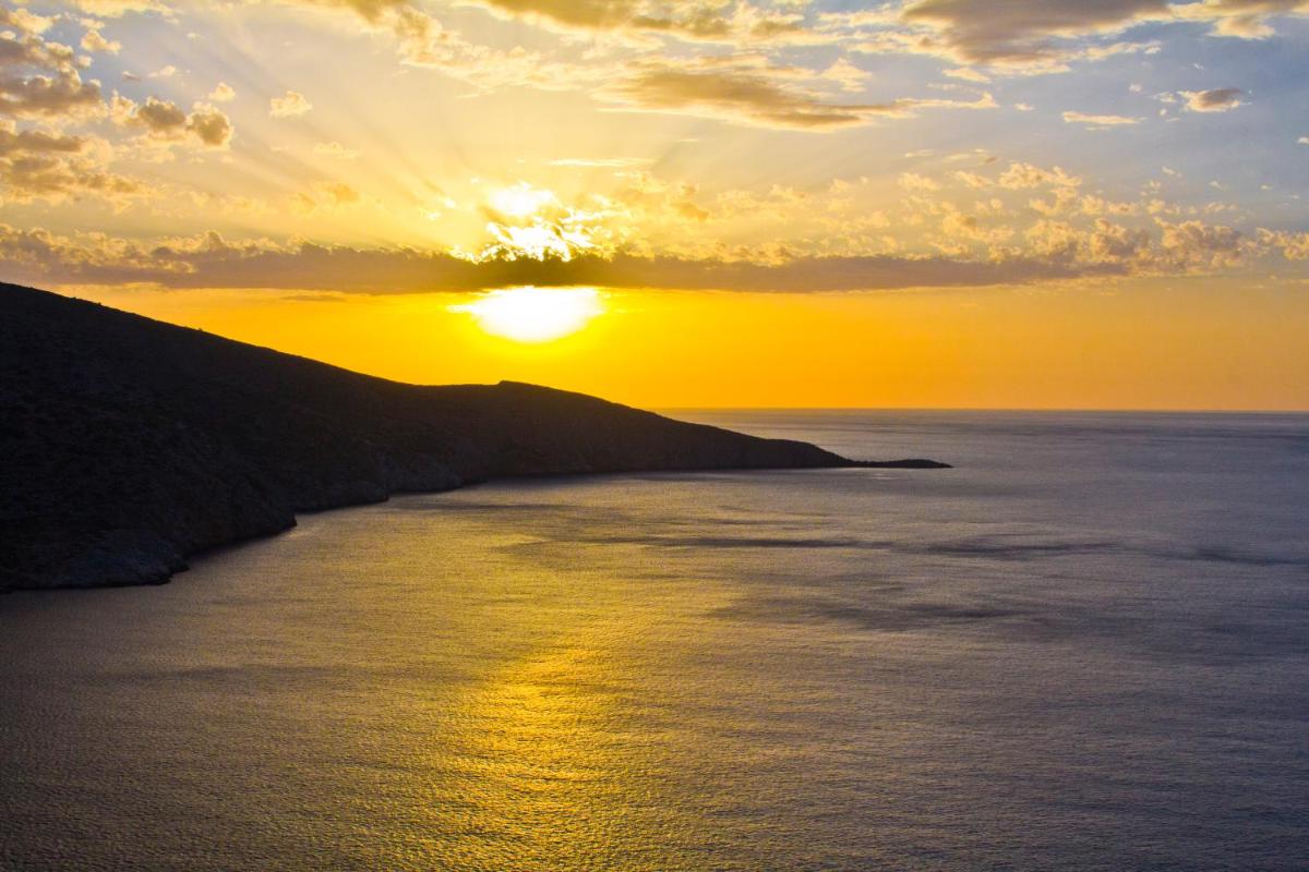 Happy Cretan Suites