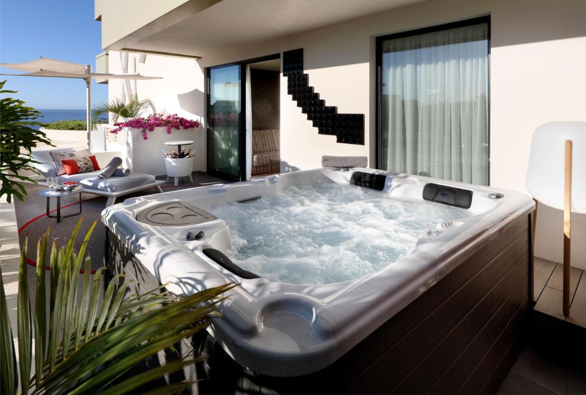 Hard Rock Hotel Tenerife