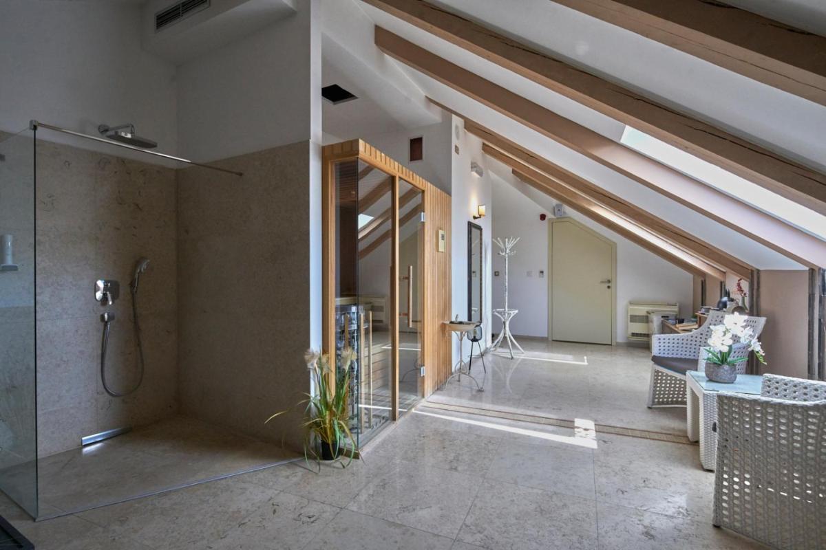 Heritage Hotel Life Palace