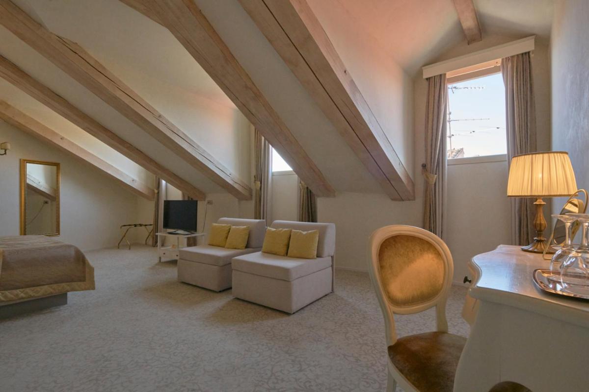 Heritage Hotel Life Palace