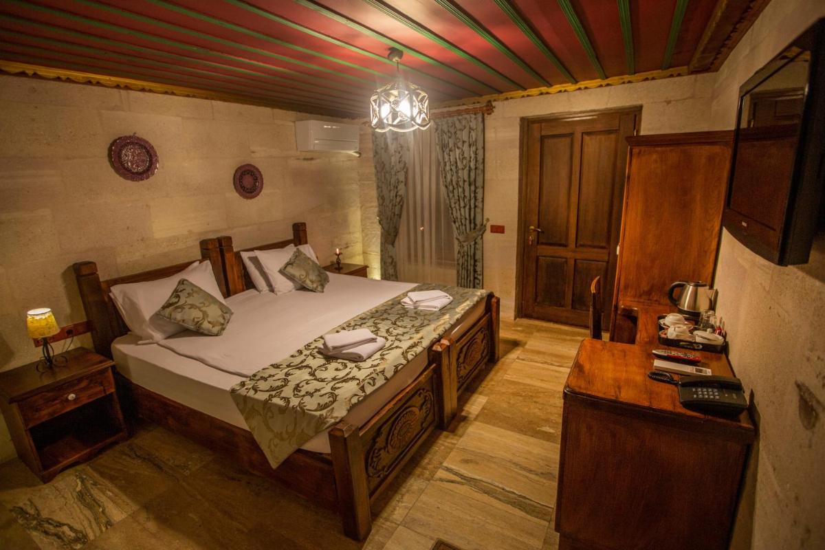 Hermes Cave Hotel