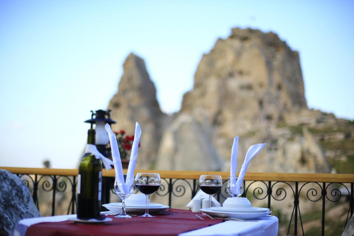 Hermes Cave Hotel