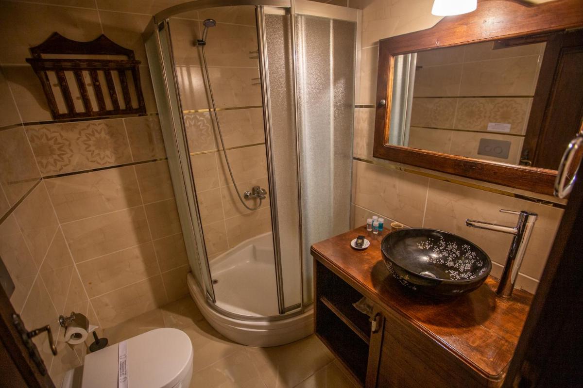 Hermes Cave Hotel