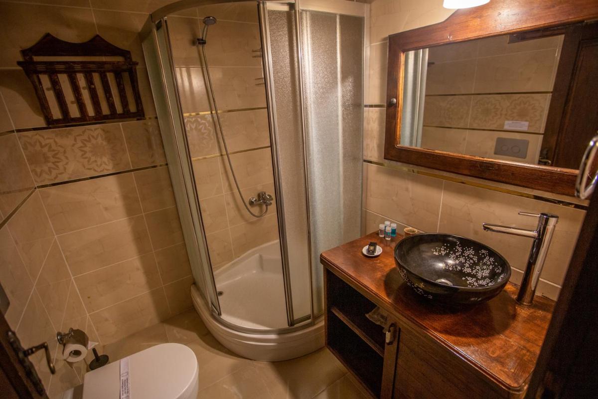 Hermes Cave Hotel